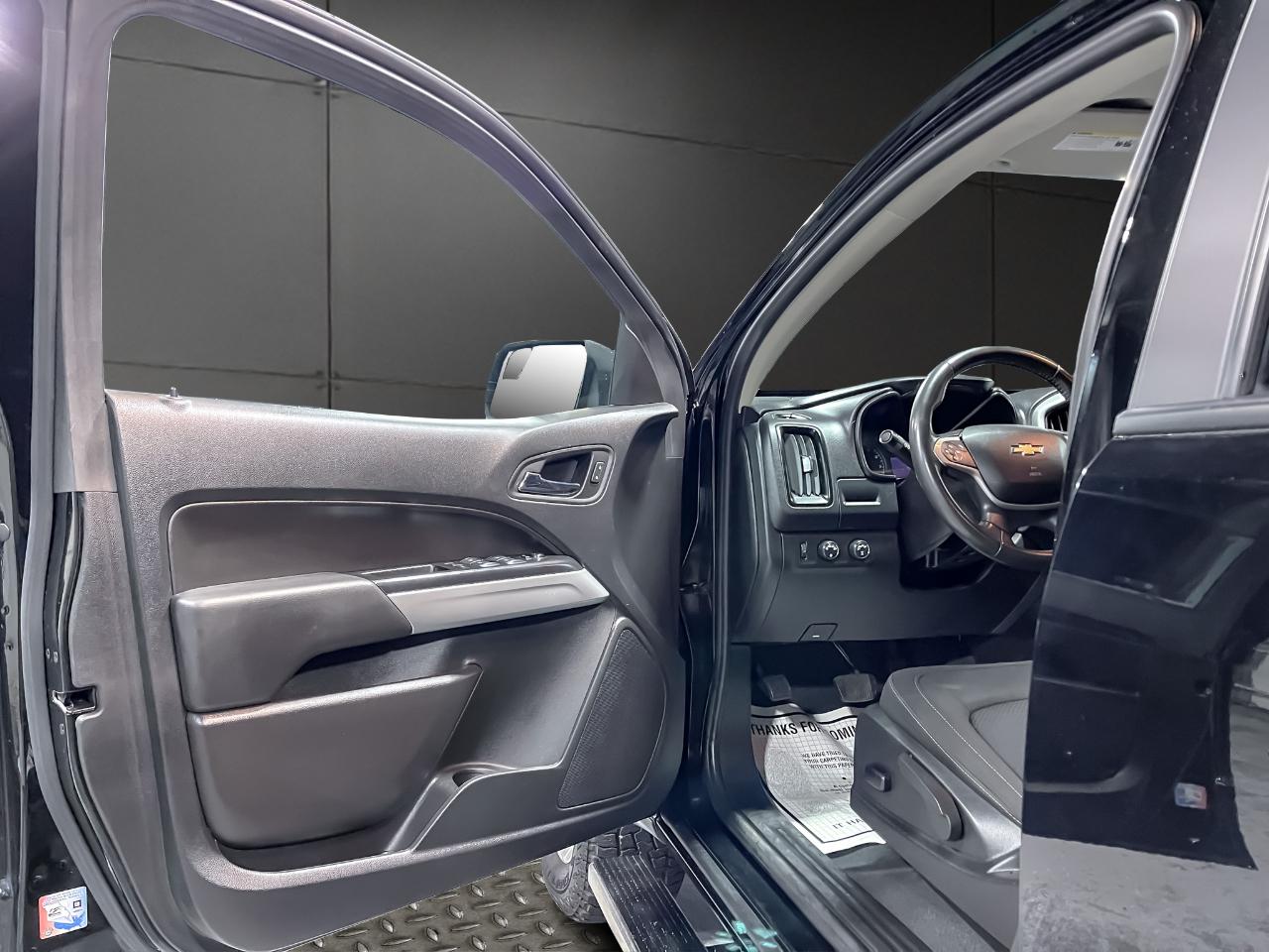 Chevrolet Colorado 4WD Crew Cab 141" LT 2022