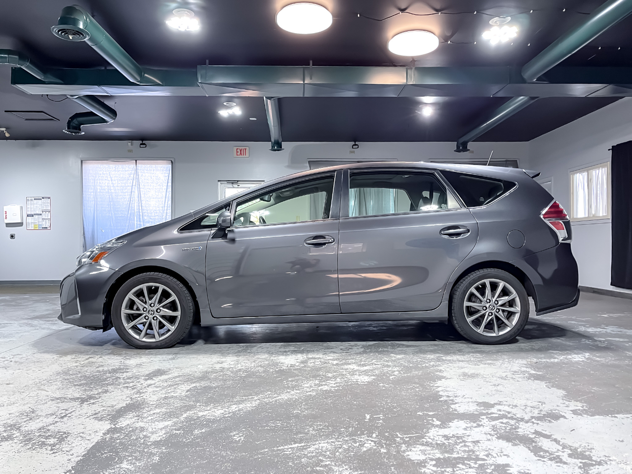 2017 Toyota Prius V Three photo 2