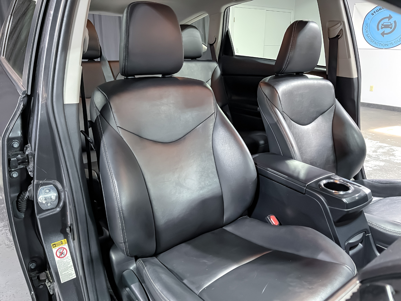 2017 Toyota Prius V Three photo 10