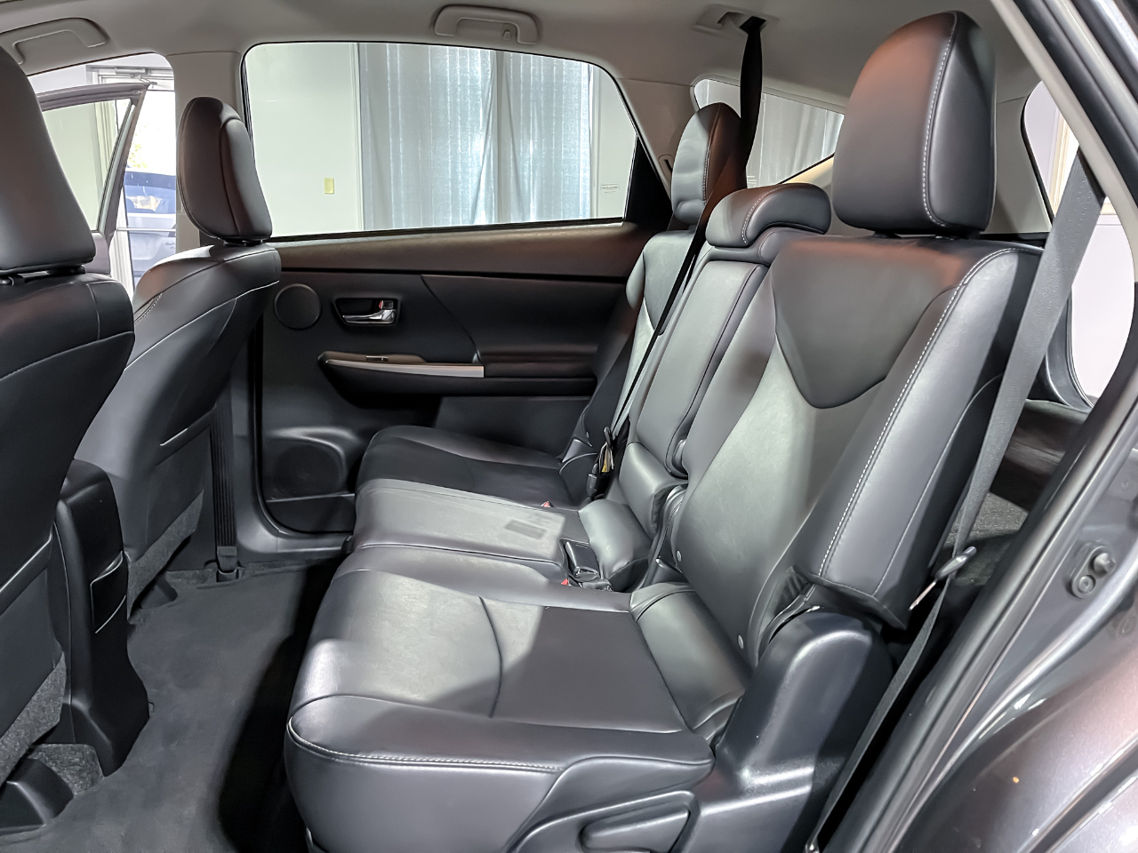 2017 Toyota Prius V Three photo 11