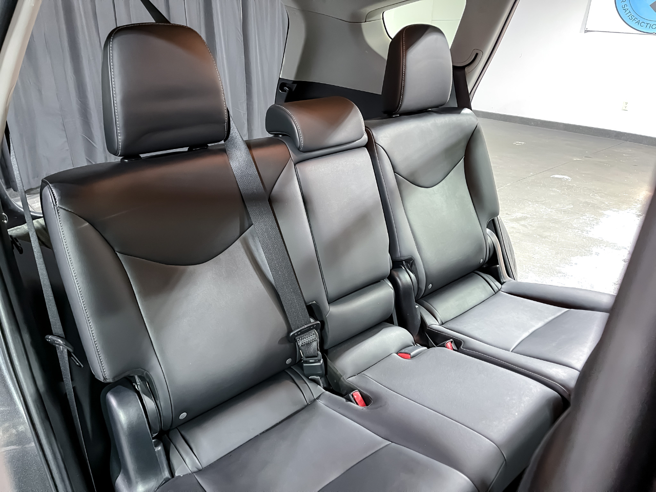 2017 Toyota Prius V Three photo 12