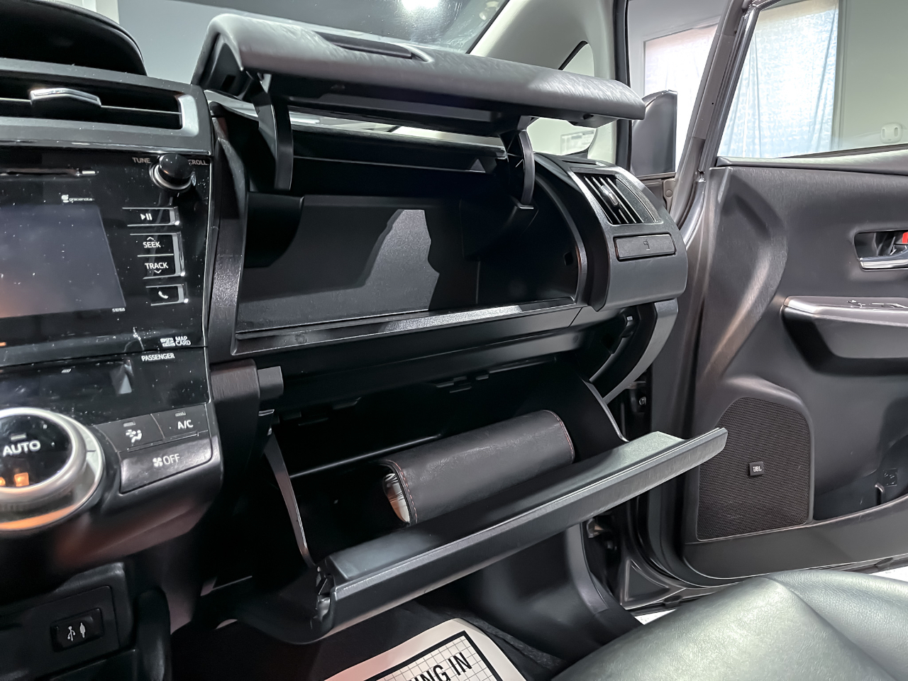 2017 Toyota Prius V Three photo 17