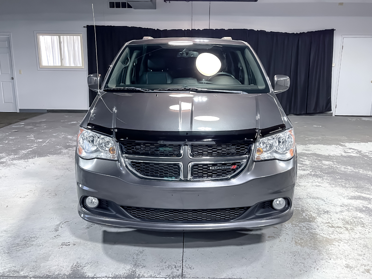 2017 Dodge Grand Caravan SXT photo 3