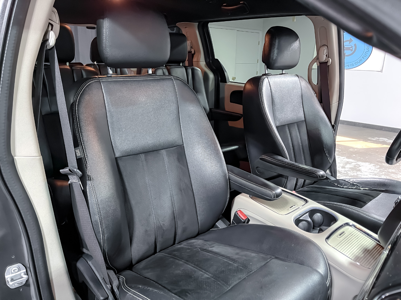 2017 Dodge Grand Caravan SXT photo 16