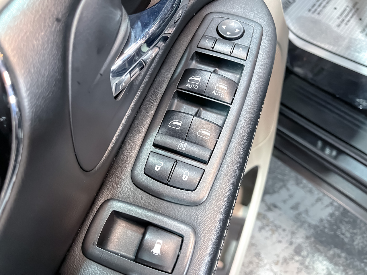 2017 Dodge Grand Caravan SXT photo 17