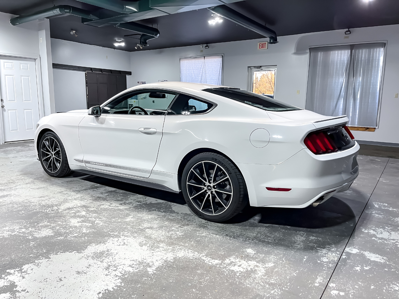 Ford Mustang EcoBoost Fastback 2017 Ford Mustang EcoBoost Fastback 2017