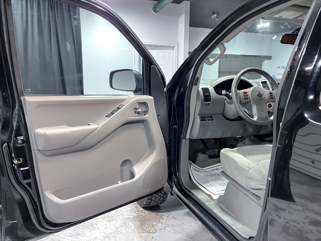 Nissan Frontier 4WD Crew Cab SWB Auto SV 2014 Nissan Frontier 4WD Crew Cab SWB Auto SV 2014