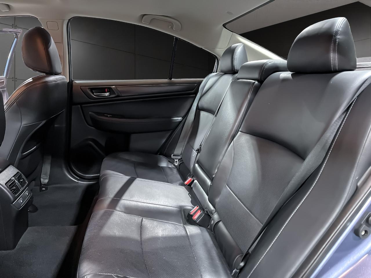 Subaru Legacy 4dr Sdn 2.5i Limited PZEV 2015