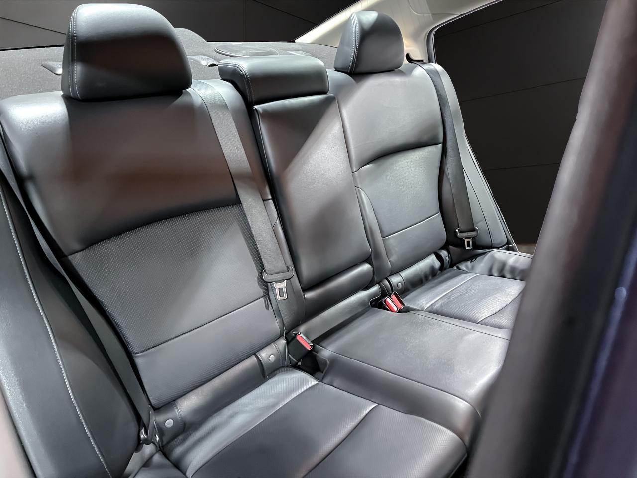 Subaru Legacy 4dr Sdn 2.5i Limited PZEV 2015