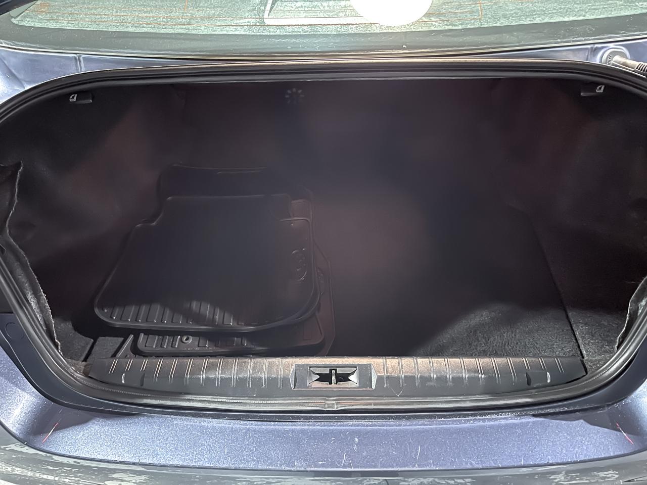 Subaru Legacy 4dr Sdn 2.5i Limited PZEV 2015