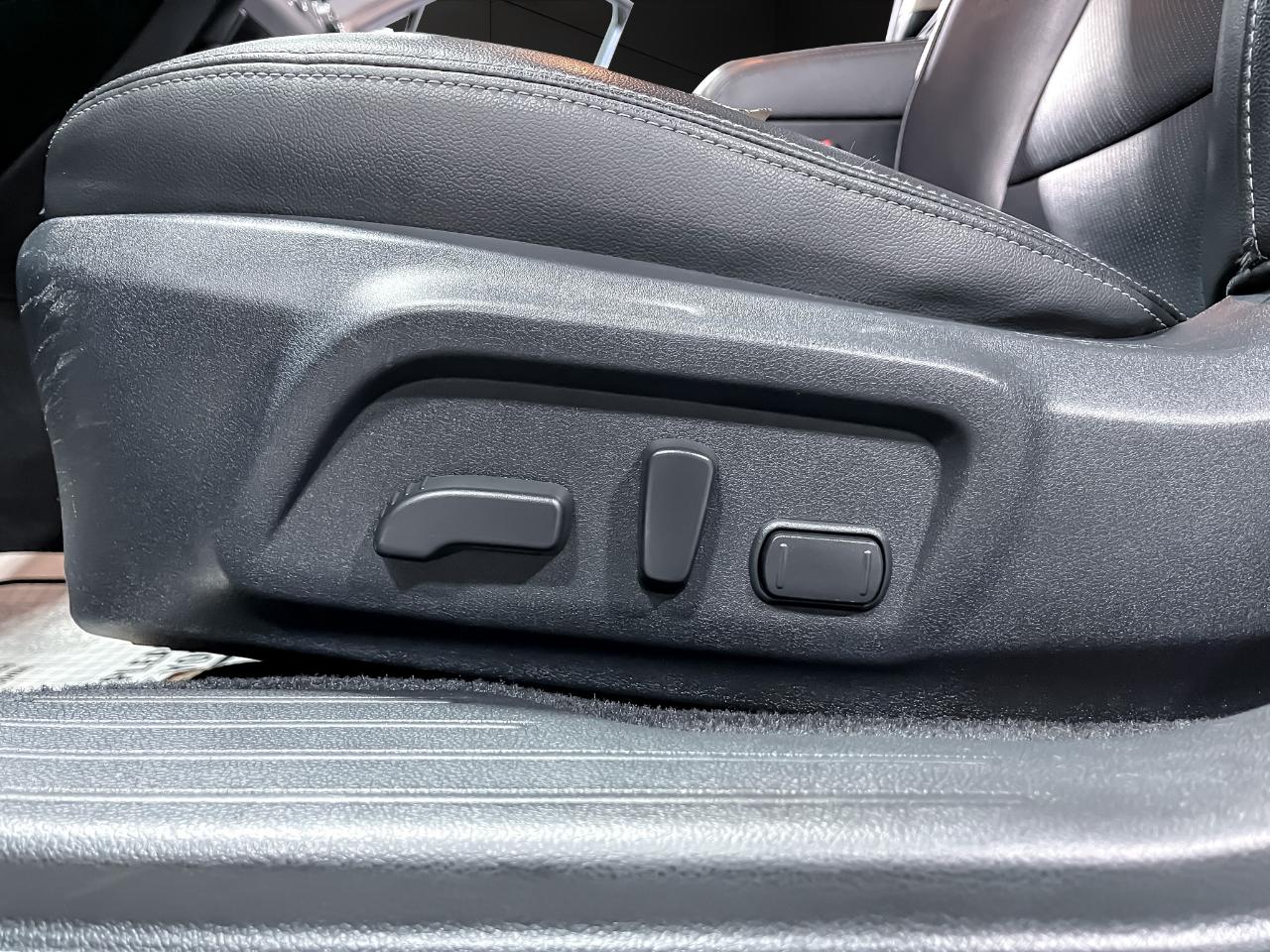 Subaru Legacy 4dr Sdn 2.5i Limited PZEV 2015