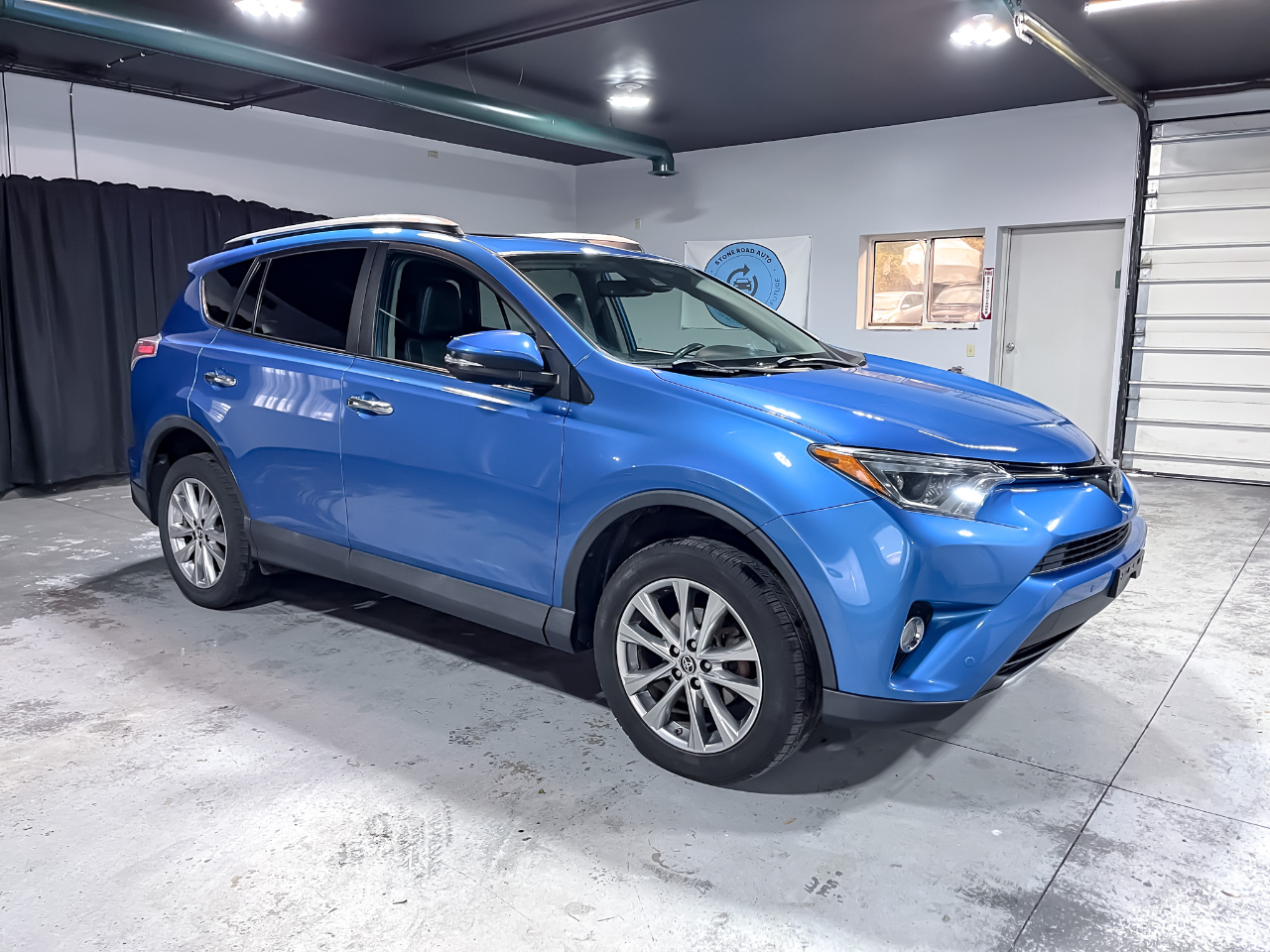 Toyota RAV4 Limited AWD (Natl) 2017 Toyota RAV4 Limited AWD (Natl) 2017