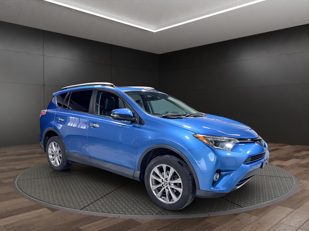 Toyota RAV4 Limited AWD (Natl) 2017