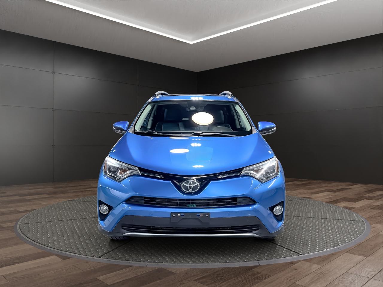 Toyota RAV4 Limited AWD (Natl) 2017