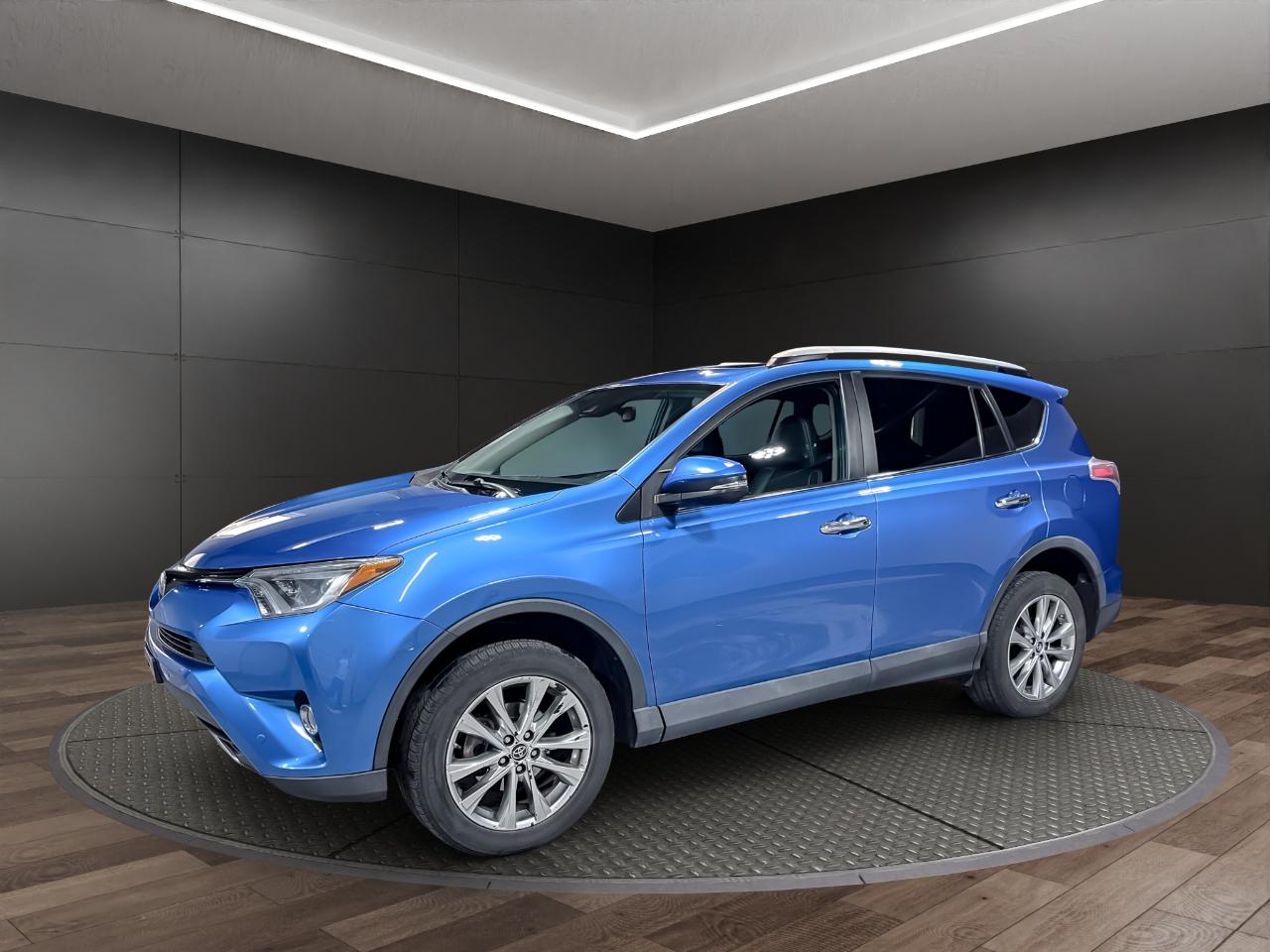 Toyota RAV4 Limited AWD (Natl) 2017