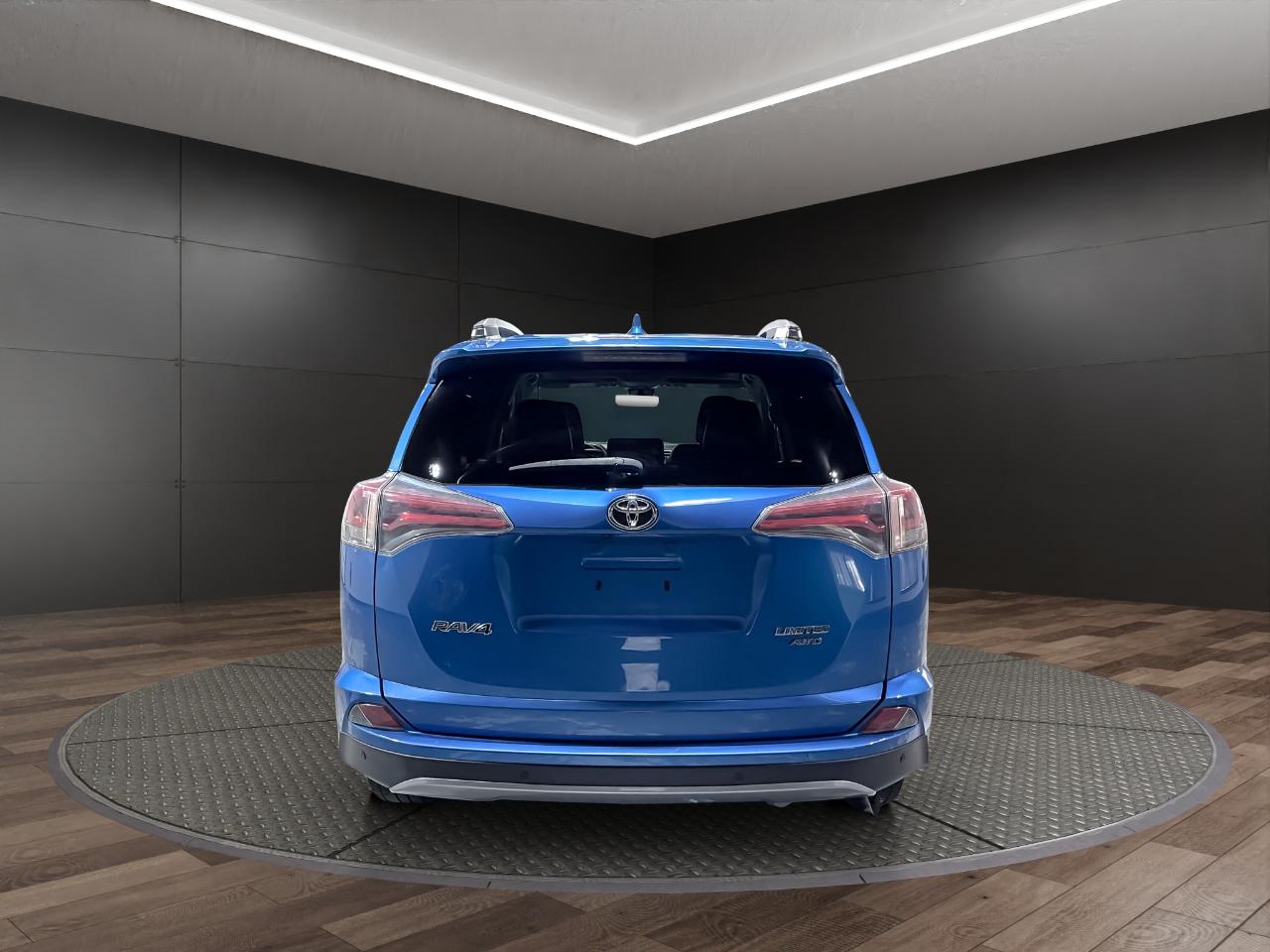 Toyota RAV4 Limited AWD (Natl) 2017