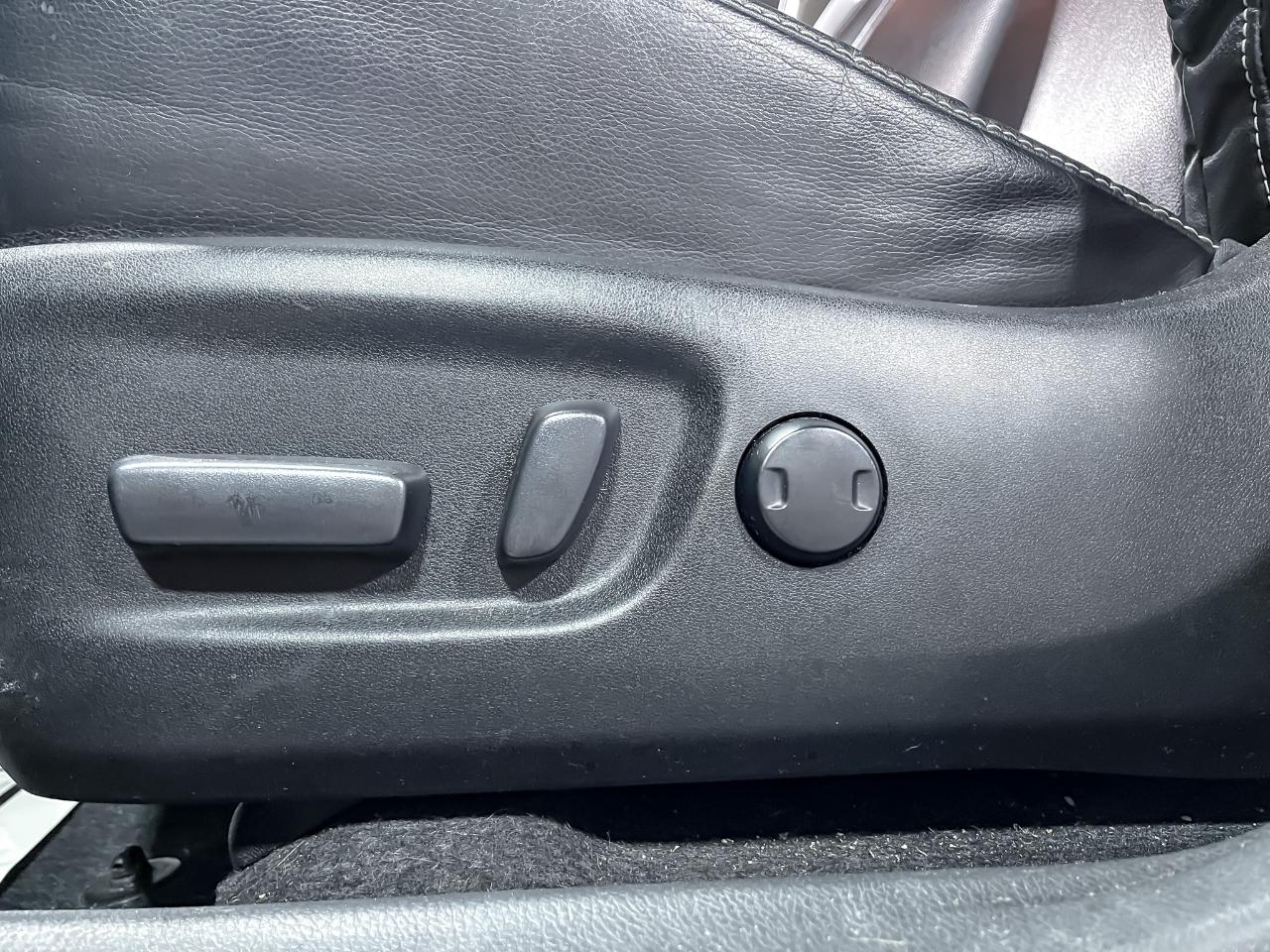 Toyota RAV4 Limited AWD (Natl) 2017