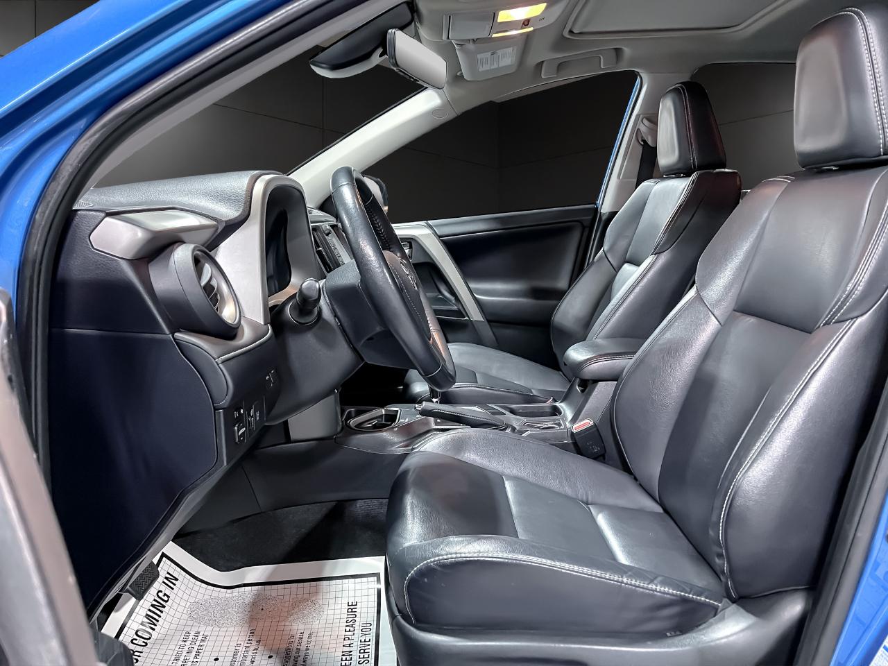 Toyota RAV4 Limited AWD (Natl) 2017