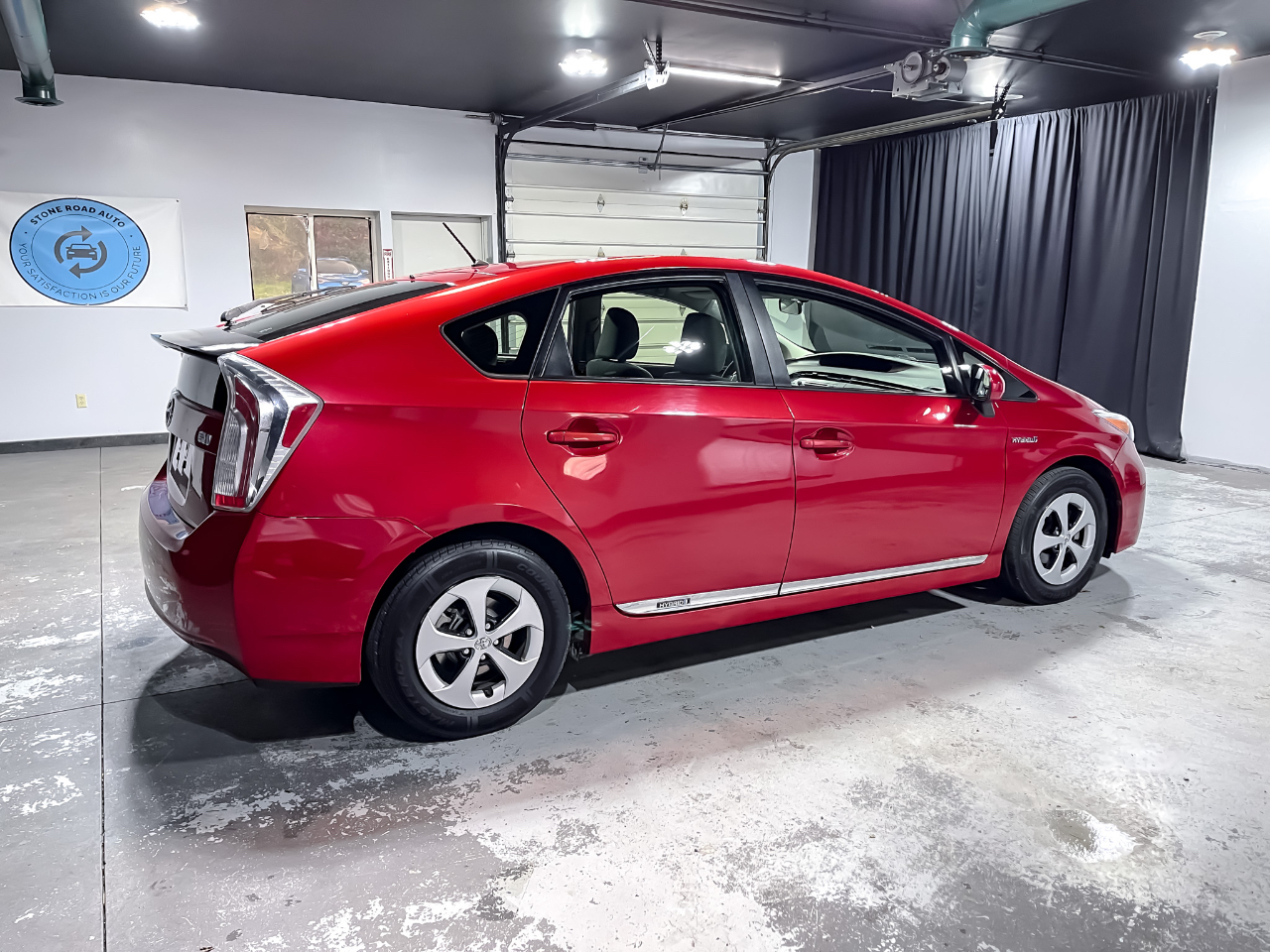 Toyota Prius 5dr HB Three (Natl) 2014 Toyota Prius 5dr HB Three (Natl) 2014