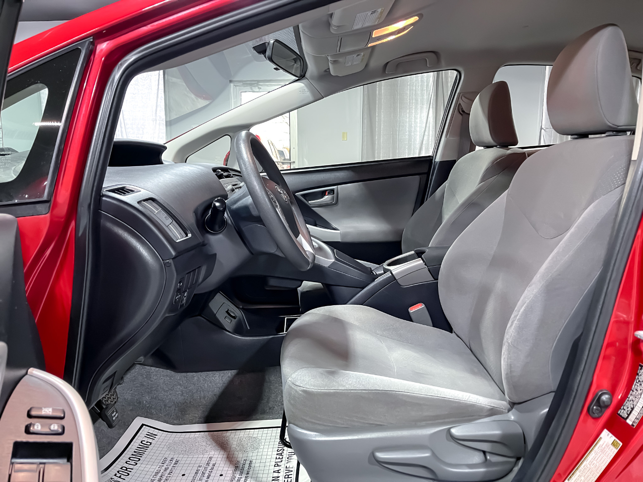 Toyota Prius 5dr HB Three (Natl) 2014 Toyota Prius 5dr HB Three (Natl) 2014