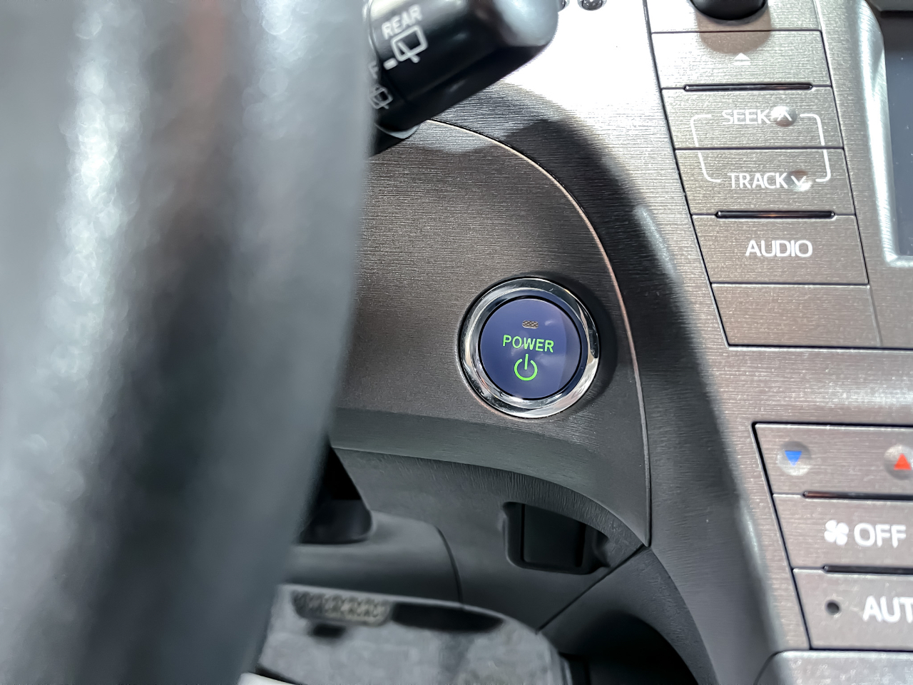 Toyota Prius 5dr HB Three (Natl) 2014 Toyota Prius 5dr HB Three (Natl) 2014