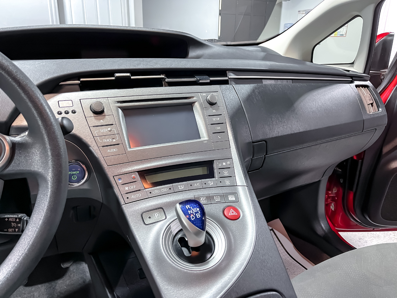 Toyota Prius 5dr HB Three (Natl) 2014 Toyota Prius 5dr HB Three (Natl) 2014