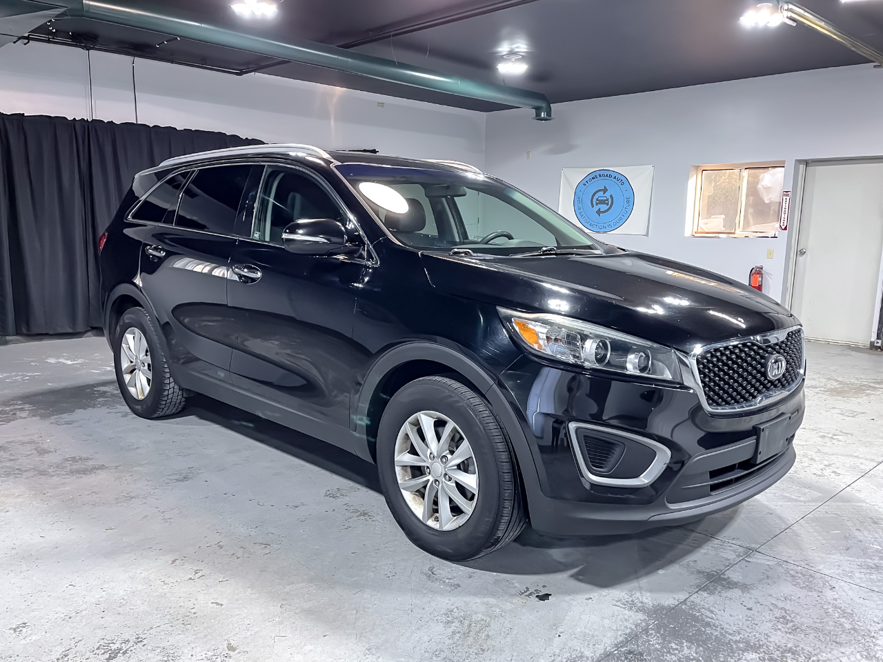 2019 Kia Sorento LX photo 2