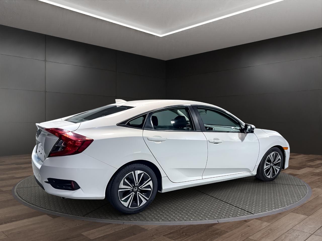 Honda Civic Sedan 4dr CVT EX-T 2016