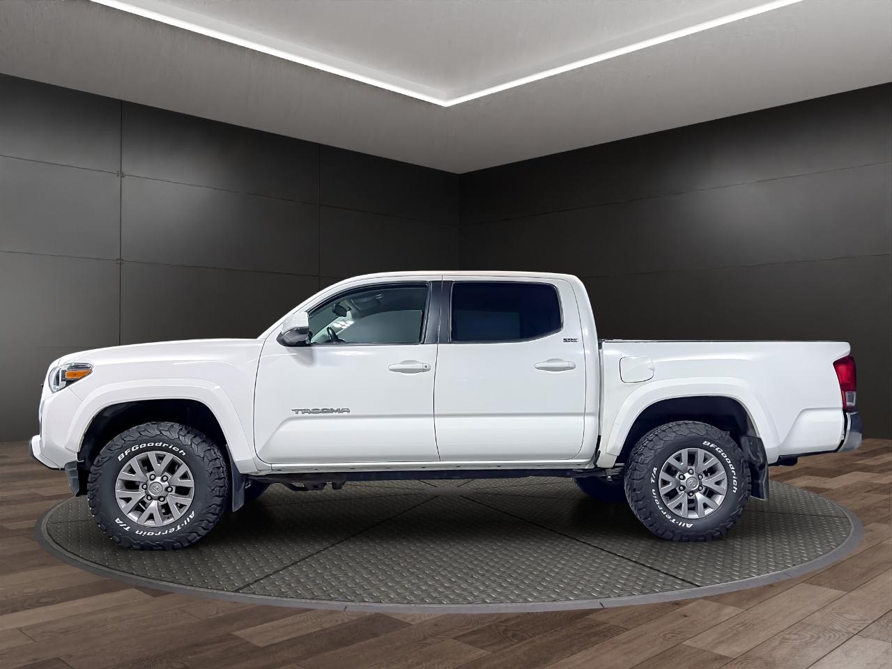 Toyota Tacoma TRD Off Road Double Cab 5' Bed V6 4x4 AT (Natl) 2017