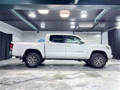 2017 Toyota Tacoma 