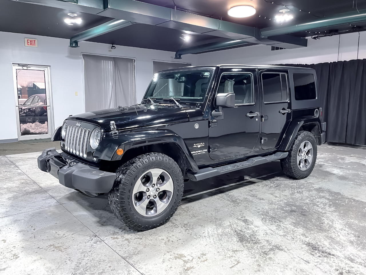 Jeep Wrangler Unlimited 4WD 4dr Sahara 2016