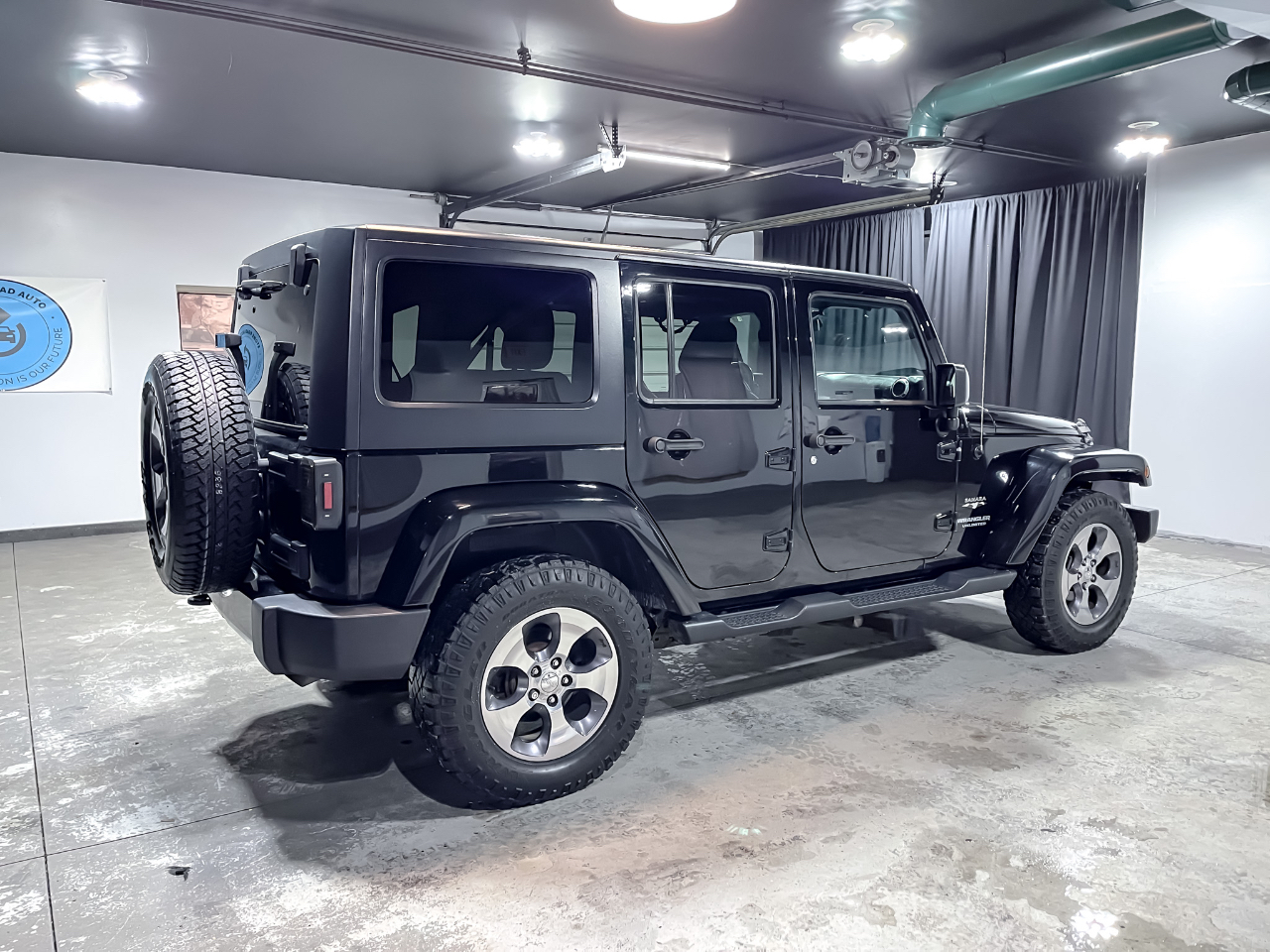Jeep Wrangler Unlimited 4WD 4dr Sahara 2016