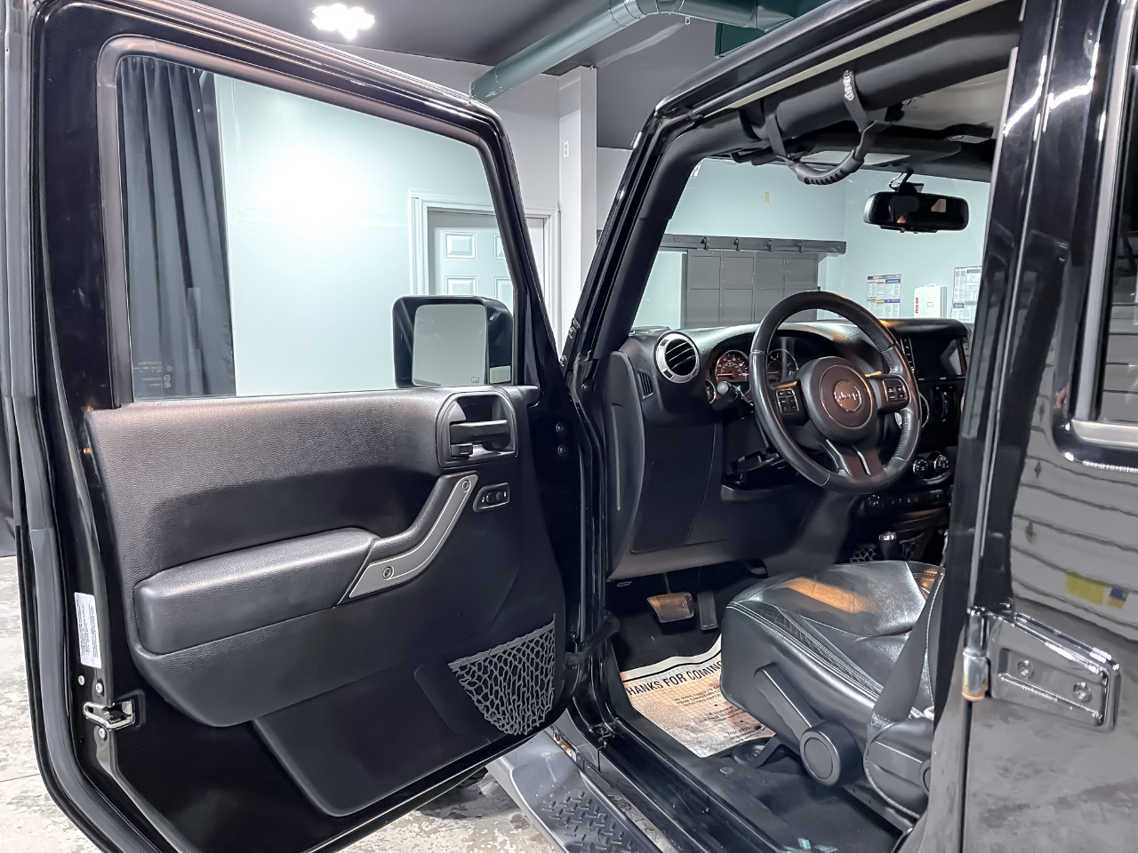 Jeep Wrangler Unlimited 4WD 4dr Sahara 2016