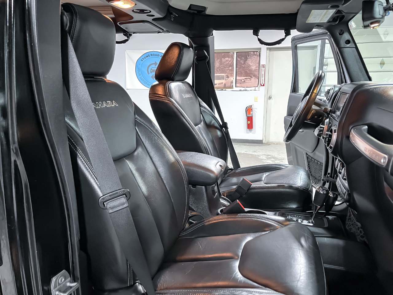 Jeep Wrangler Unlimited 4WD 4dr Sahara 2016