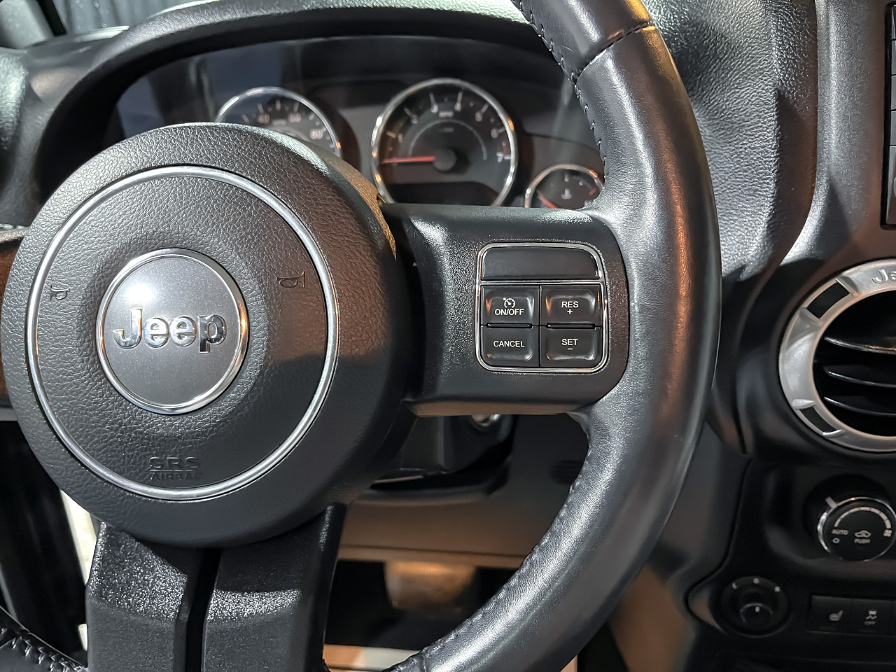 Jeep Wrangler Unlimited 4WD 4dr Sahara 2016