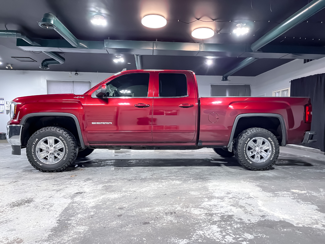 GMC Sierra 1500 4WD Double Cab 143.5" SLE 2017