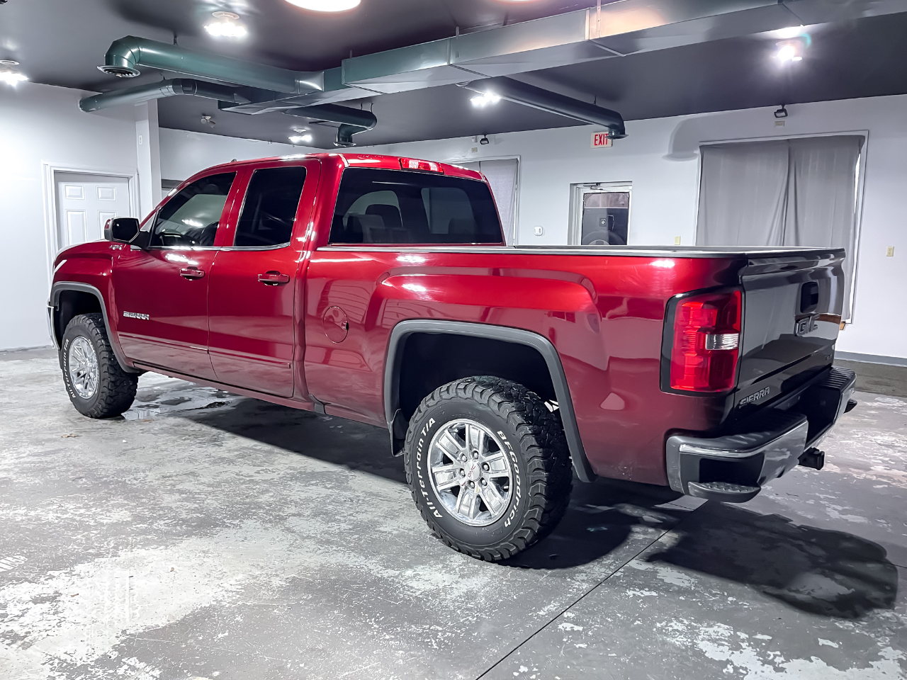 GMC Sierra 1500 4WD Double Cab 143.5" SLE 2017