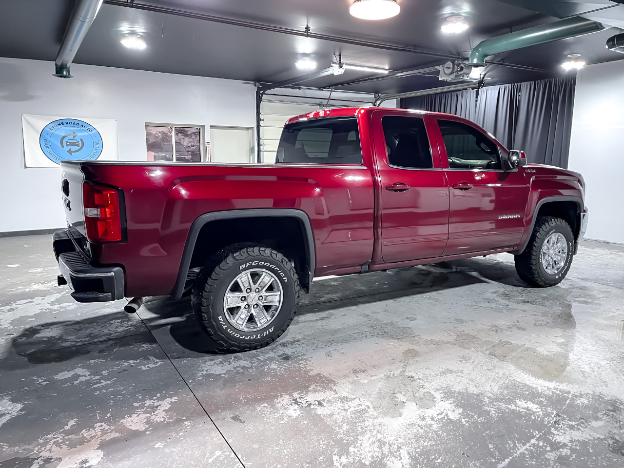 GMC Sierra 1500 4WD Double Cab 143.5" SLE 2017
