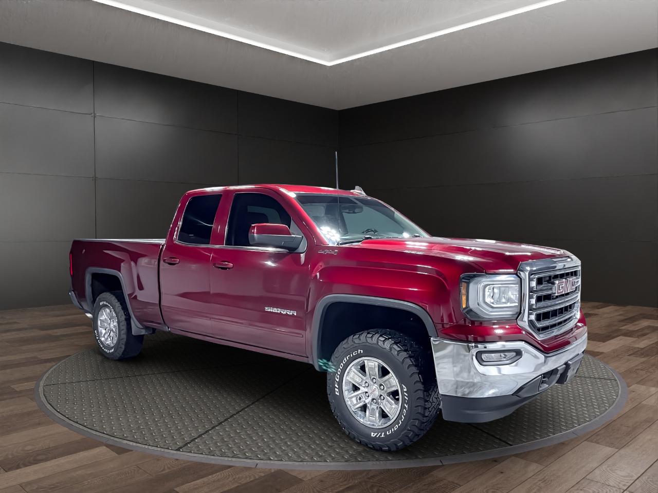 GMC Sierra 1500 4WD Double Cab 143.5" SLE 2017