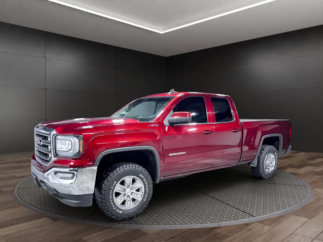GMC Sierra 1500 4WD Double Cab 143.5" SLE 2017
