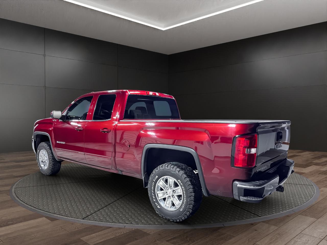 GMC Sierra 1500 4WD Double Cab 143.5" SLE 2017