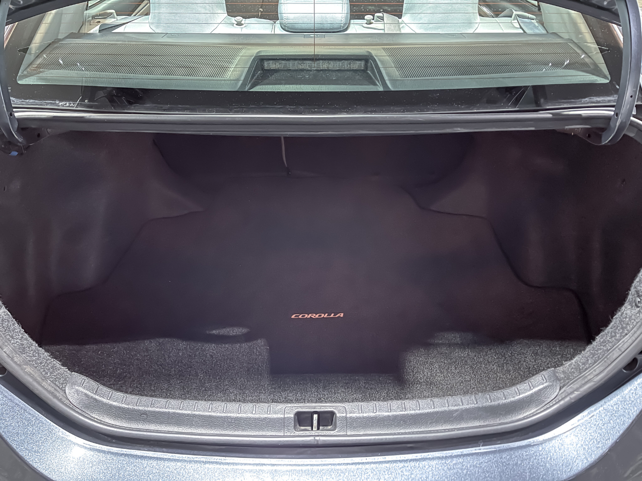 Toyota Corolla 4dr Sdn CVT LE Premium (Natl) 2015