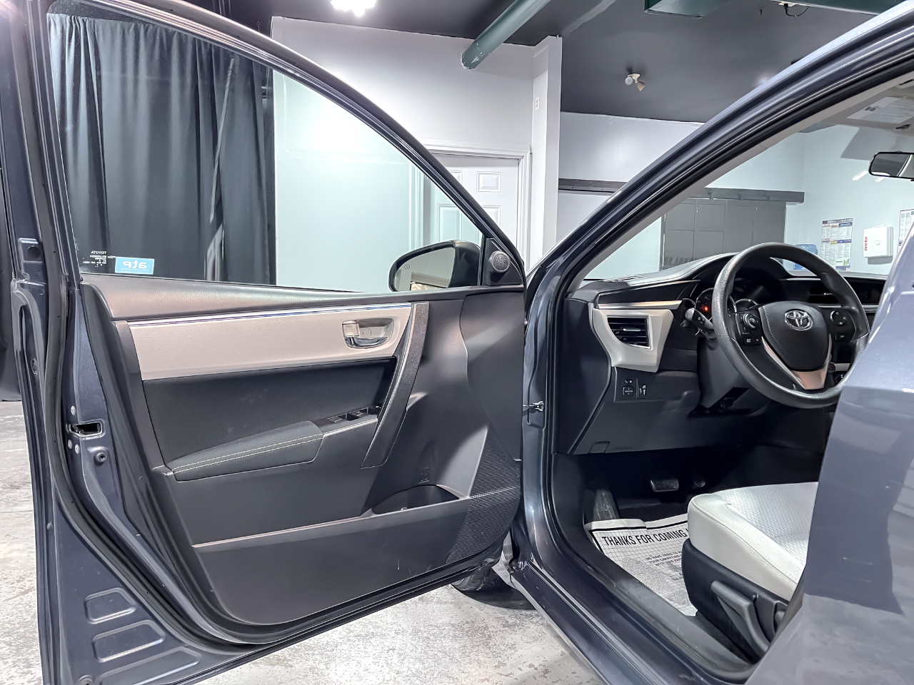 Toyota Corolla 4dr Sdn CVT LE Premium (Natl) 2015