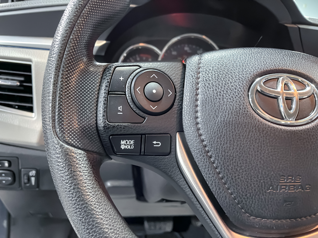 Toyota Corolla 4dr Sdn CVT LE Premium (Natl) 2015