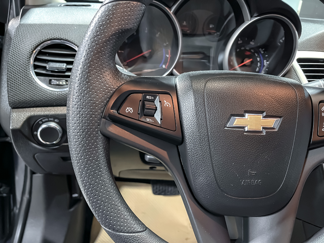 Chevrolet Cruze Limited 4dr Sdn Auto LT w/1LT 2016