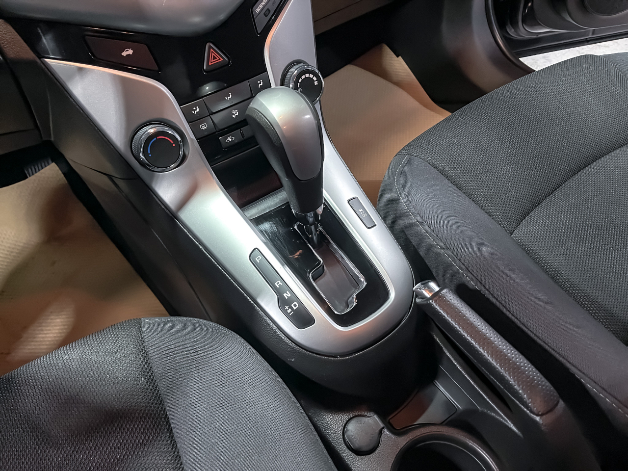 Chevrolet Cruze Limited 4dr Sdn Auto LT w/1LT 2016