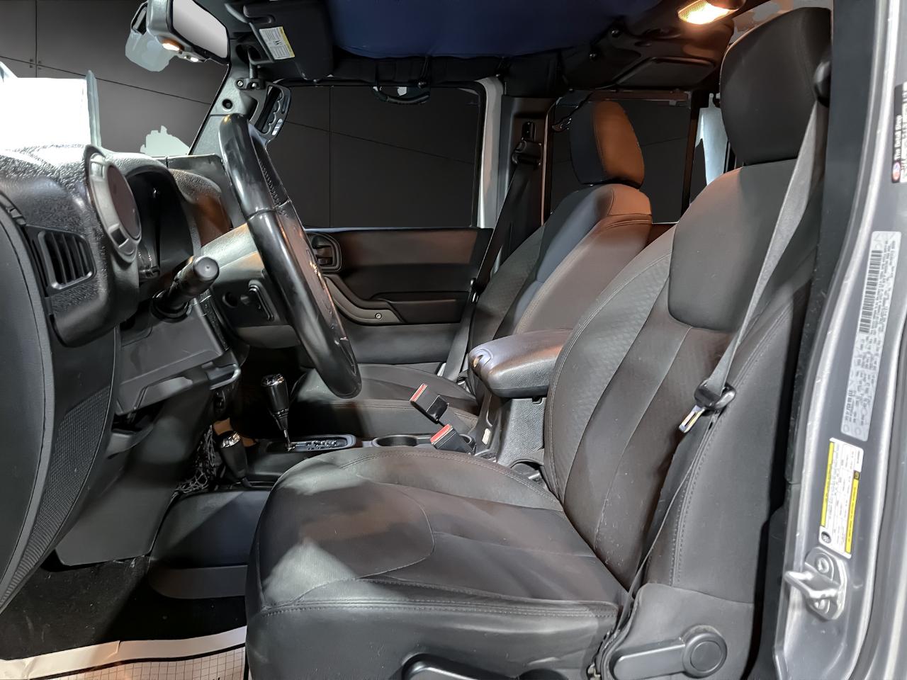 Jeep Wrangler Unlimited 4WD 4dr Sport 2016