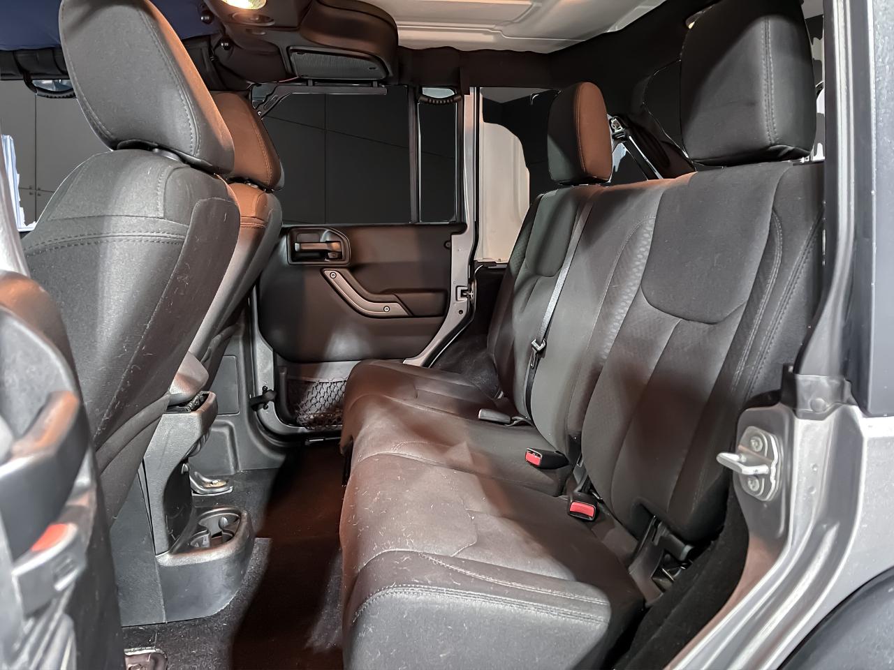 Jeep Wrangler Unlimited 4WD 4dr Sport 2016