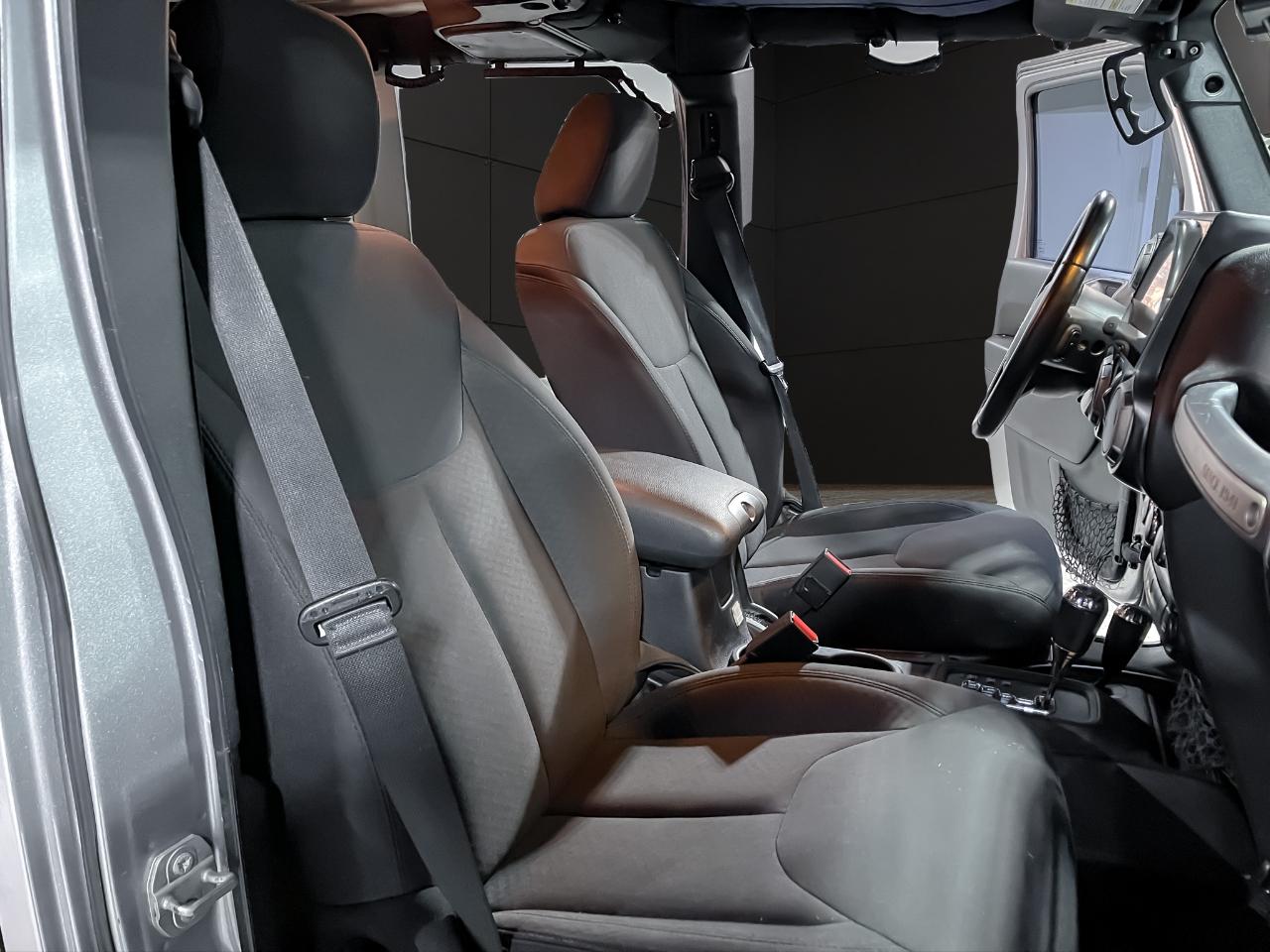 Jeep Wrangler Unlimited 4WD 4dr Sport 2016