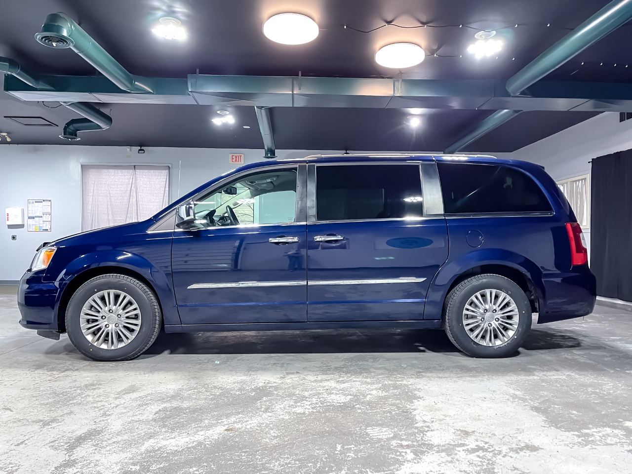 Chrysler Town & Country 4dr Wgn Touring-L 2016